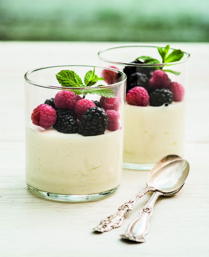 TopfenSauerrahmCreme mit Früchten Rezepte