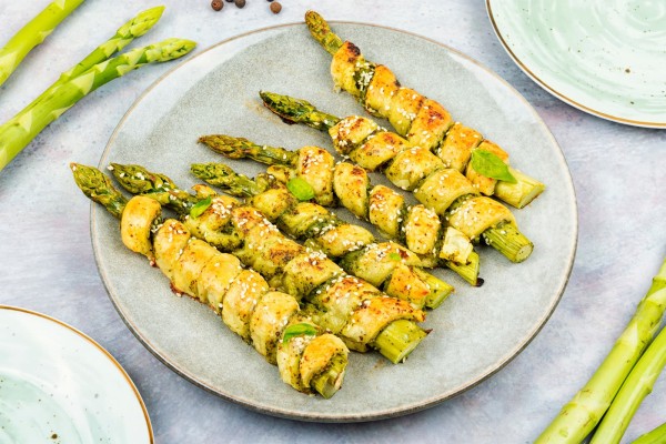 Asparagi al pesto in pasta sfoglia