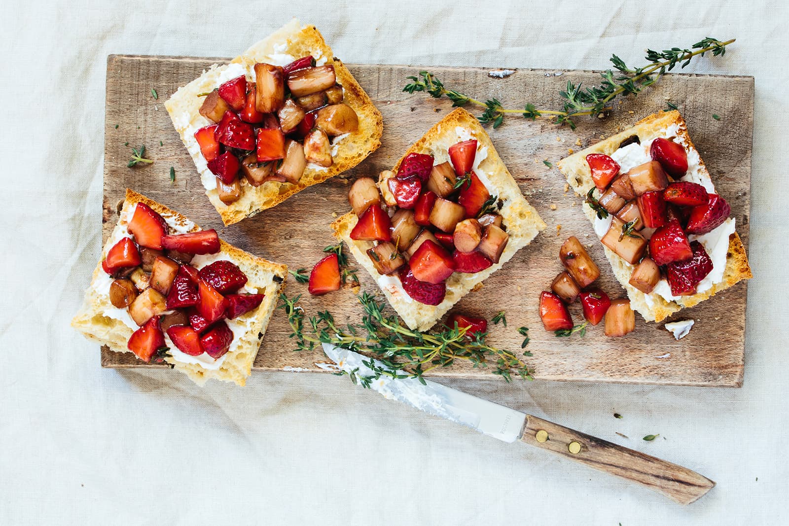 Bruschetta mit weißem Spargel und Erdbeeren Rezept I Südtiroler Rezepte ...