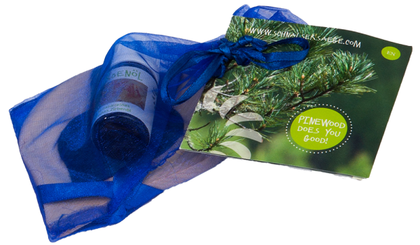 Cuore in cirmolo con inserto in feltro blu e boccetta d’olio - 1Stck. - Schnalser Säge