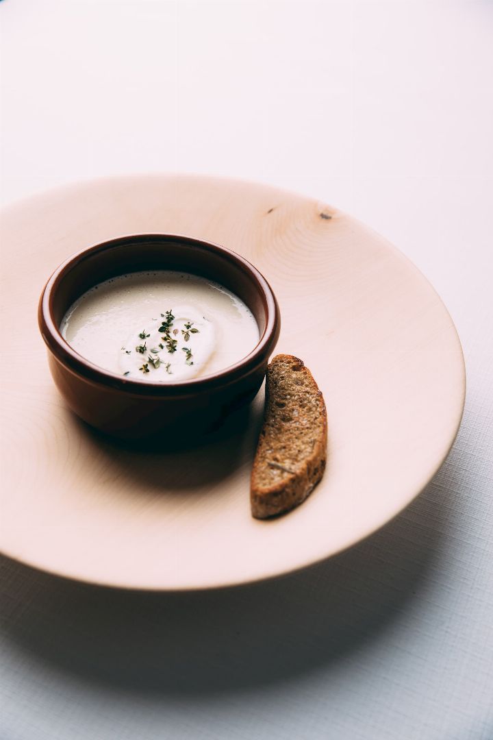 Petersilienwurzel-Cremesuppe, Thymian-Sahne Rezept I Südtiroler Rezepte ...