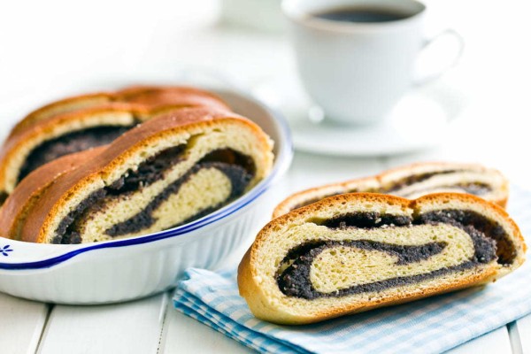 Strudel di papavero con pasta lievitata 