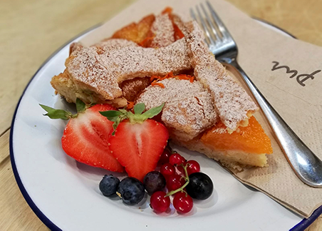 Crostata di albicocche con pasta frolla