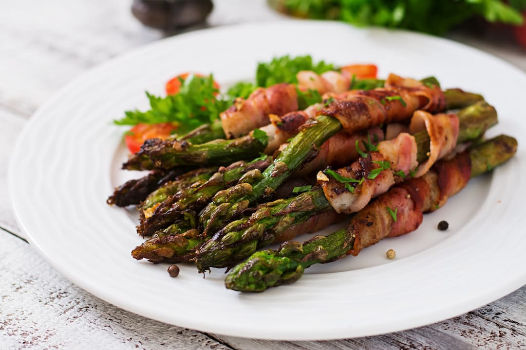Grüner Spargel mit Speck Rezept I Südtiroler Rezepte bei Pur Südtirol®