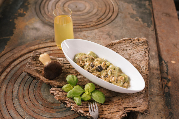 Gnocchi verdi di patate ai cardoncelli