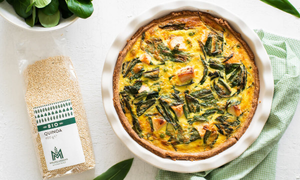Quiche con quinoa, salmone e piselli