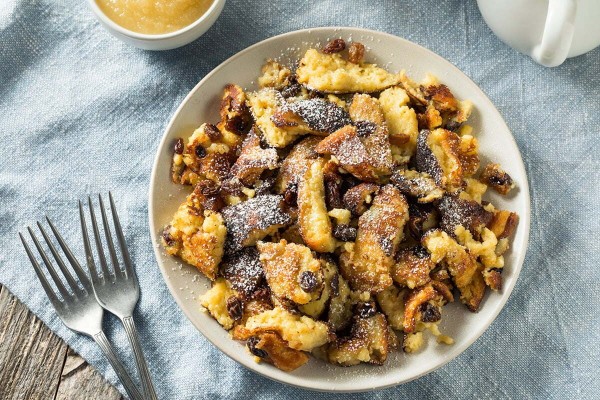 Kaiserschmarren vegani con mousse di mele