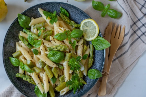 Penne con asparagi