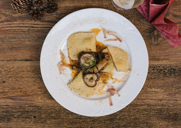 Ravioli di pane di segale con funghi shiitake