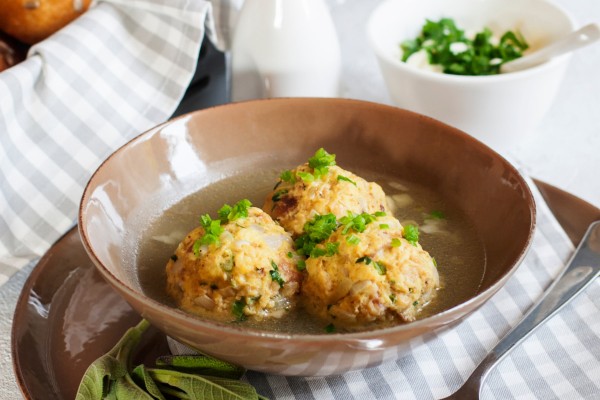 Zuppa di canederli altoatesina 