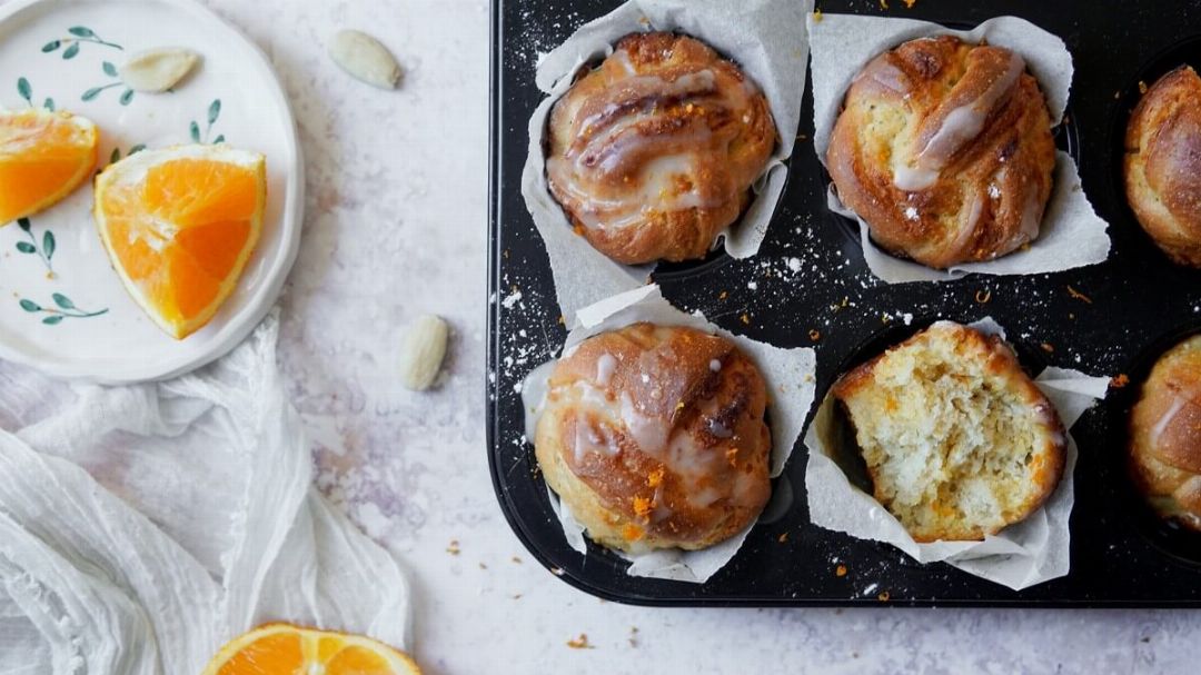 https://www.pursuedtirol.com/it/su-di-noi/magazine/ricette/buns-alle-mandorle-e-arancia